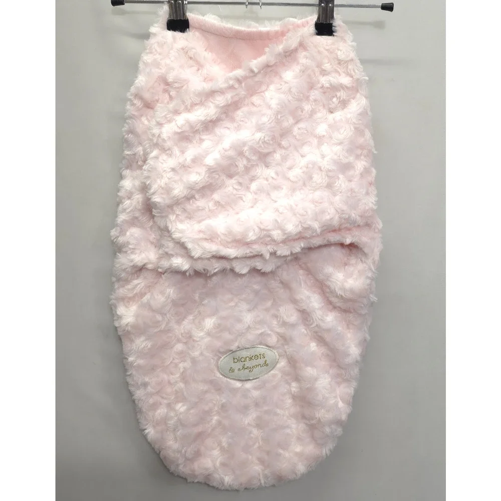 Blankets and Beyond Baby Swaddles Sleepers Cozy Rosette Swirl‎ Soft Pink